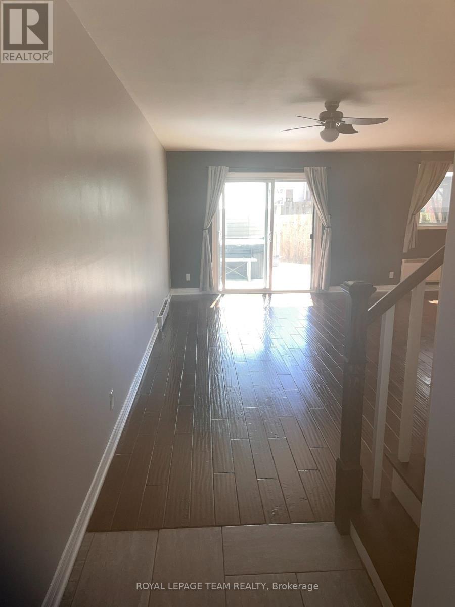 87 Grady Crescent, Ottawa, Ontario  K2H 5S2 - Photo 2 - X13045862