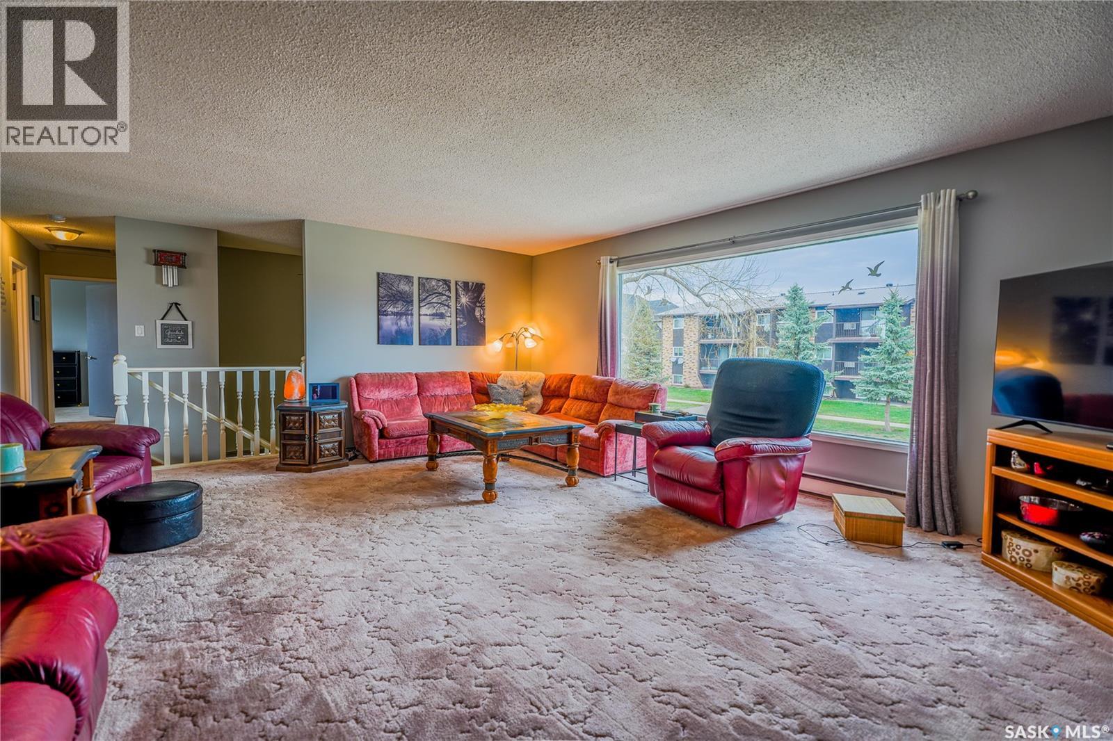 254 2nd Avenue E, Gravelbourg, Saskatchewan  S0H 1X0 - Photo 5 - SK033895