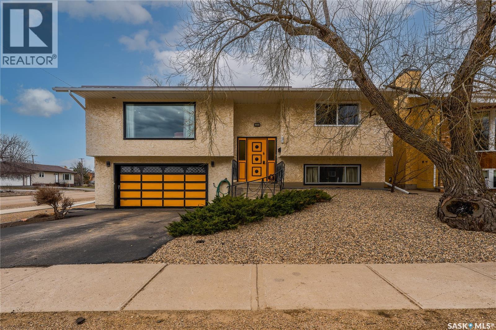 254 2nd Avenue E, Gravelbourg, Saskatchewan  S0H 1X0 - Photo 60 - SK033895