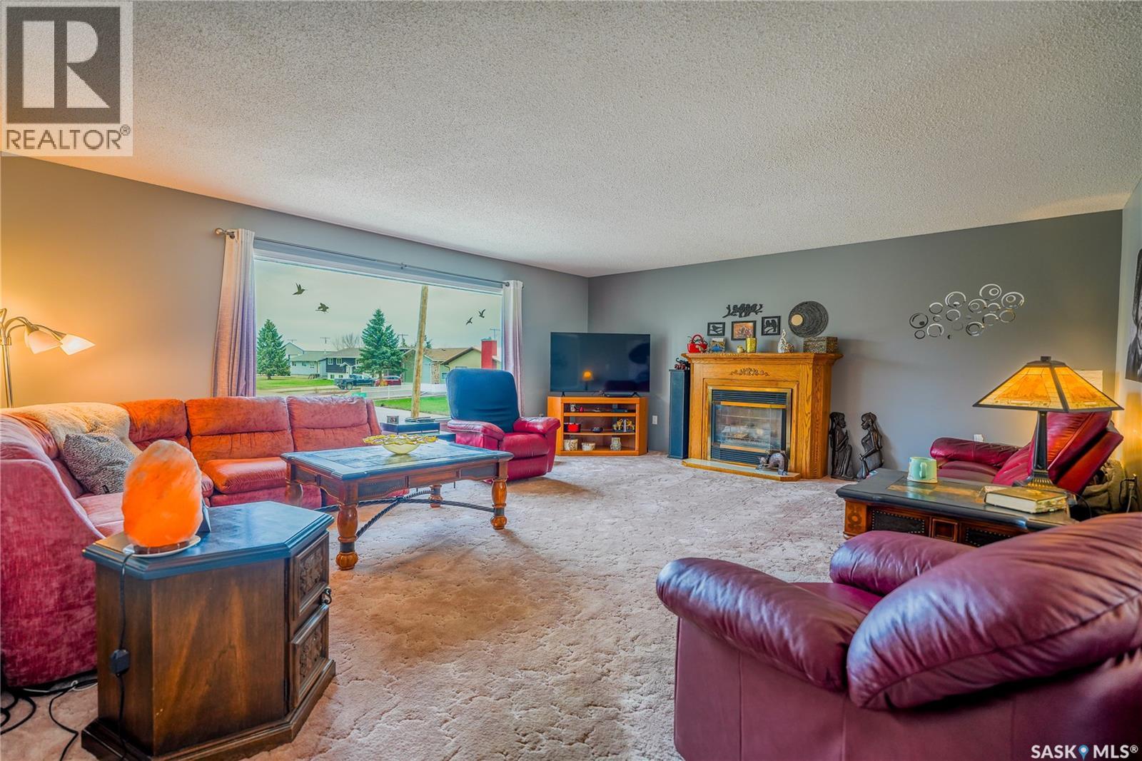 254 2nd Avenue E, Gravelbourg, Saskatchewan  S0H 1X0 - Photo 3 - SK033895