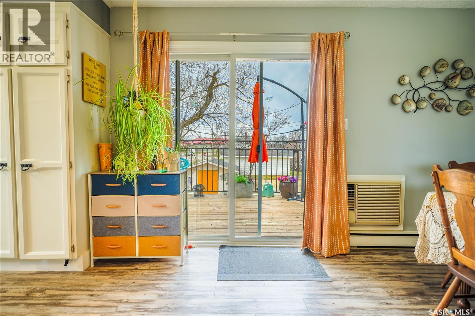 254 2nd Avenue E, Gravelbourg, Saskatchewan  S0H 1X0 - Photo 11 - SK033895