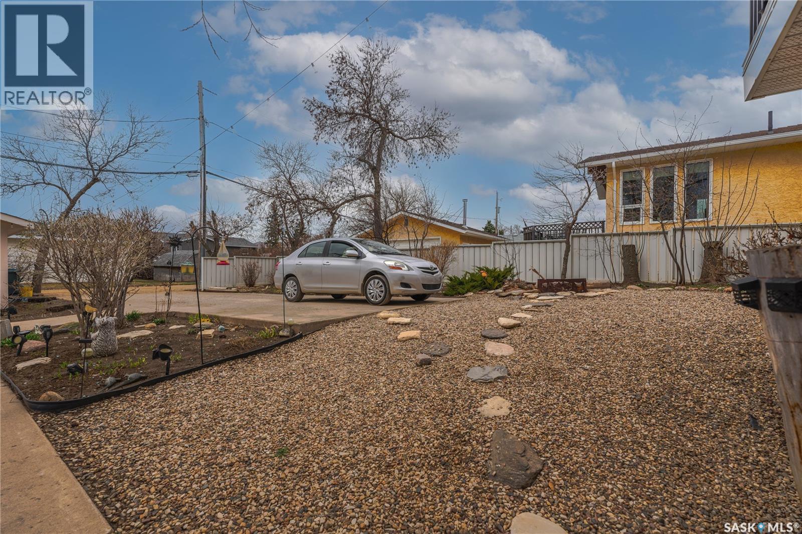 254 2nd Avenue E, Gravelbourg, Saskatchewan  S0H 1X0 - Photo 38 - SK033895