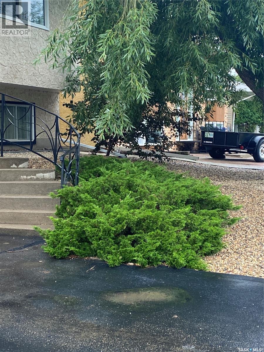 254 2nd Avenue E, Gravelbourg, Saskatchewan  S0H 1X0 - Photo 55 - SK033895