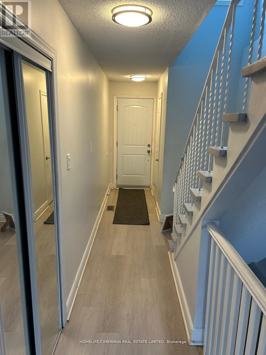 46 - 46 Foster Crescent, Brampton (Brampton North), Ontario  L6V 3M7 - Photo 6 - W13045912