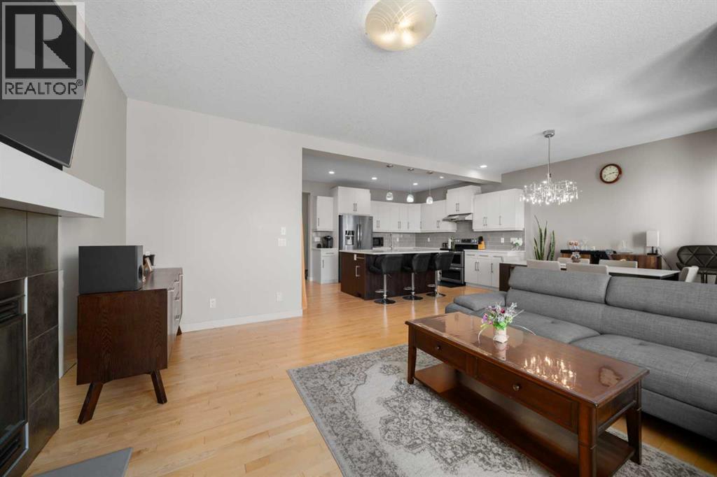 151 Heritage View, Cochrane, Alberta  T4C 0G5 - Photo 9 - A2297501