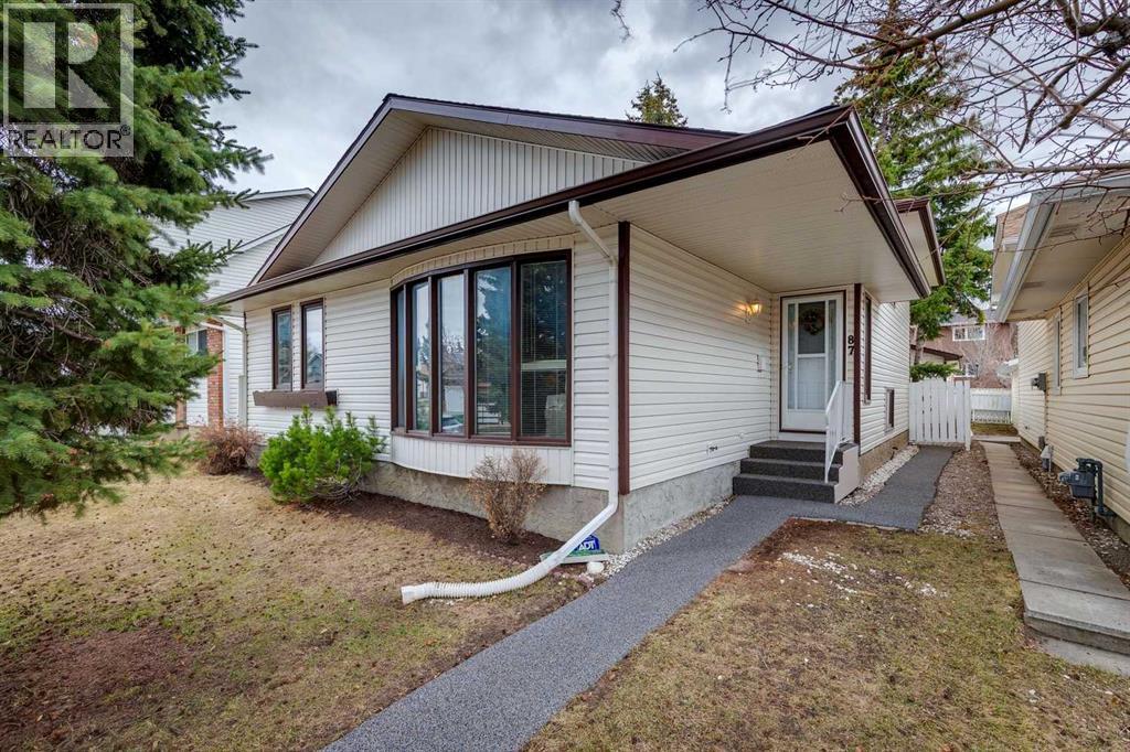87 Edforth Road NW, Calgary, Alberta  T3A 3V8 - Photo 1 - A2304186