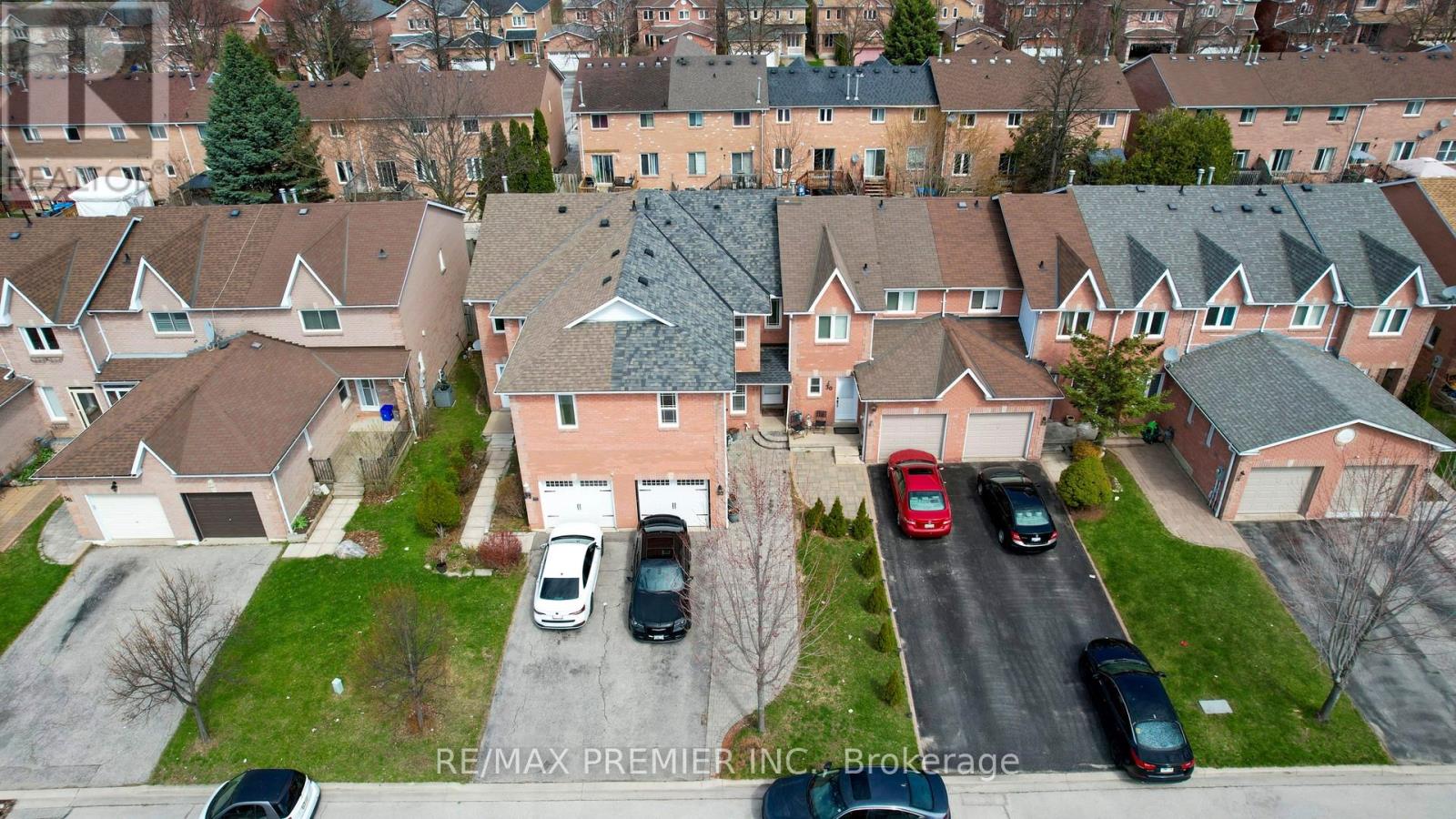 32 WEEKES DRIVE, Ajax, Ontario