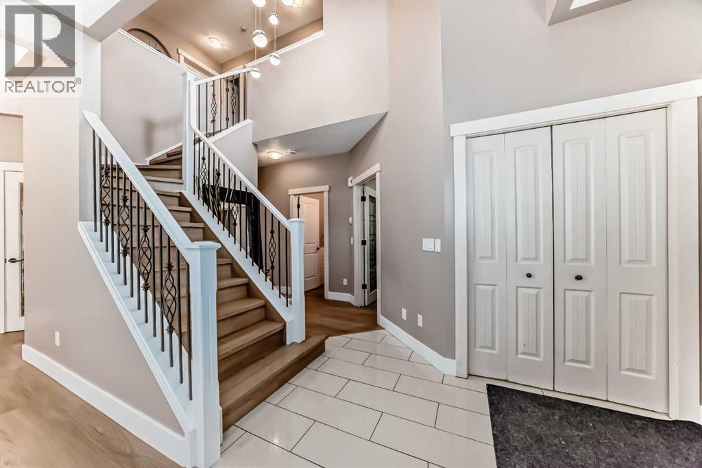 57 Sherwood Terrace NW, Calgary, Alberta  T3E 1M9 - Photo 4 - A2300886