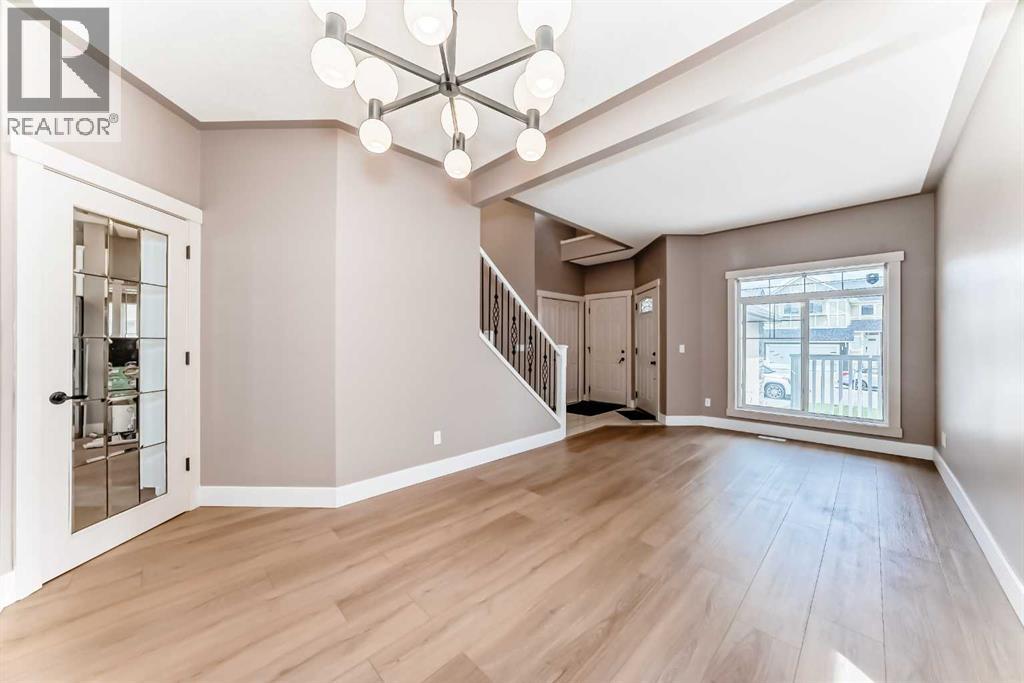 57 Sherwood Terrace NW, Calgary, Alberta  T3E 1M9 - Photo 6 - A2300886