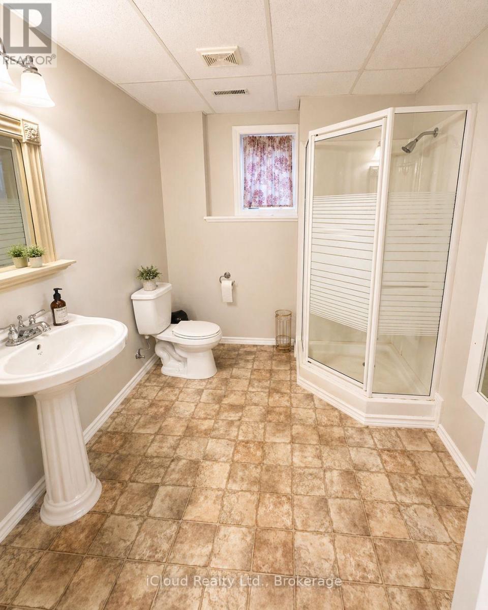 86 Glendale Drive E, Tillsonburg, Ontario  N4G 1J7 - Photo 10 - X12645510