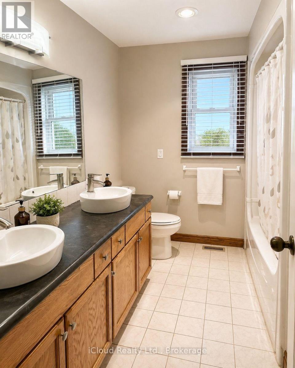 86 Glendale Drive E, Tillsonburg, Ontario  N4G 1J7 - Photo 9 - X12645510