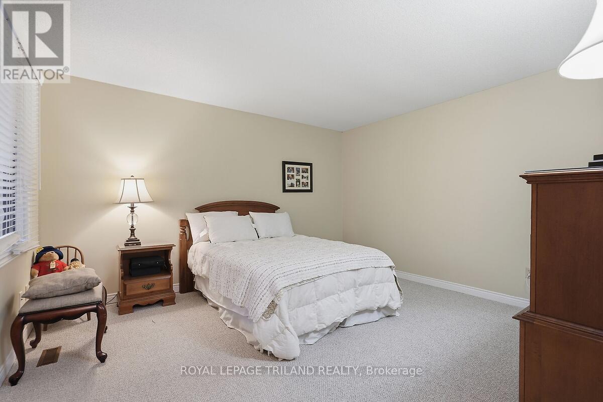 27 - 5 Cadeau Terrace, London South, Ontario  N6K 4H1 - Photo 17 - X12928008