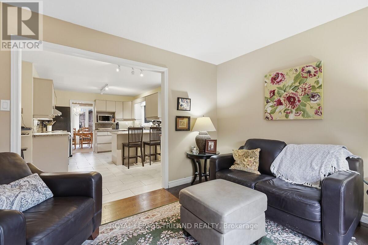 27 - 5 Cadeau Terrace, London South, Ontario  N6K 4H1 - Photo 13 - X12928008