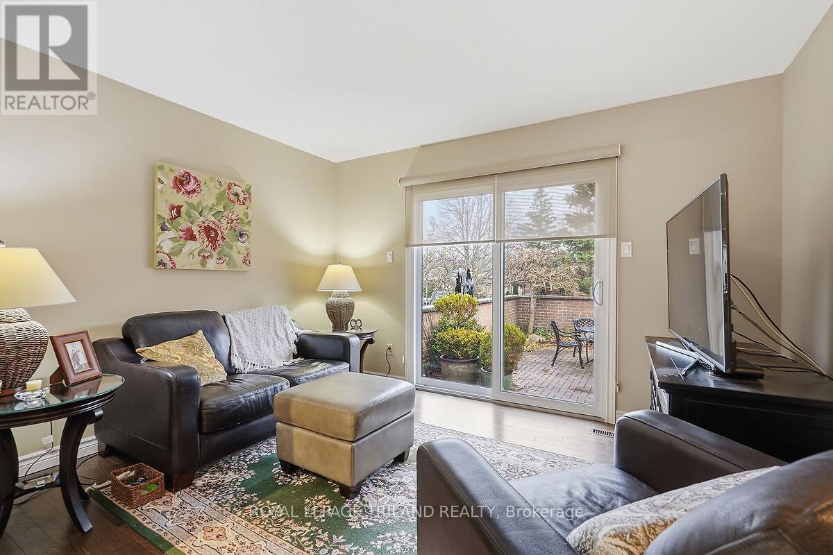 27 - 5 Cadeau Terrace, London South, Ontario  N6K 4H1 - Photo 12 - X12928008