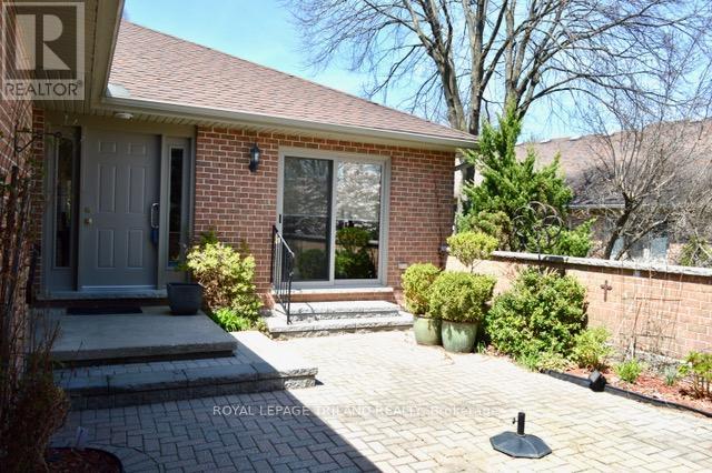 27 - 5 Cadeau Terrace, London South, Ontario  N6K 4H1 - Photo 32 - X12928008