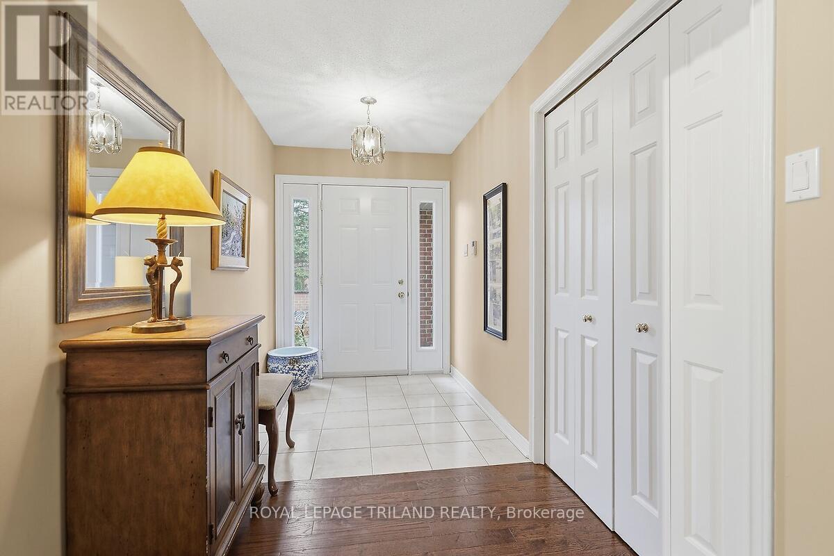 27 - 5 Cadeau Terrace, London South, Ontario  N6K 4H1 - Photo 4 - X12928008