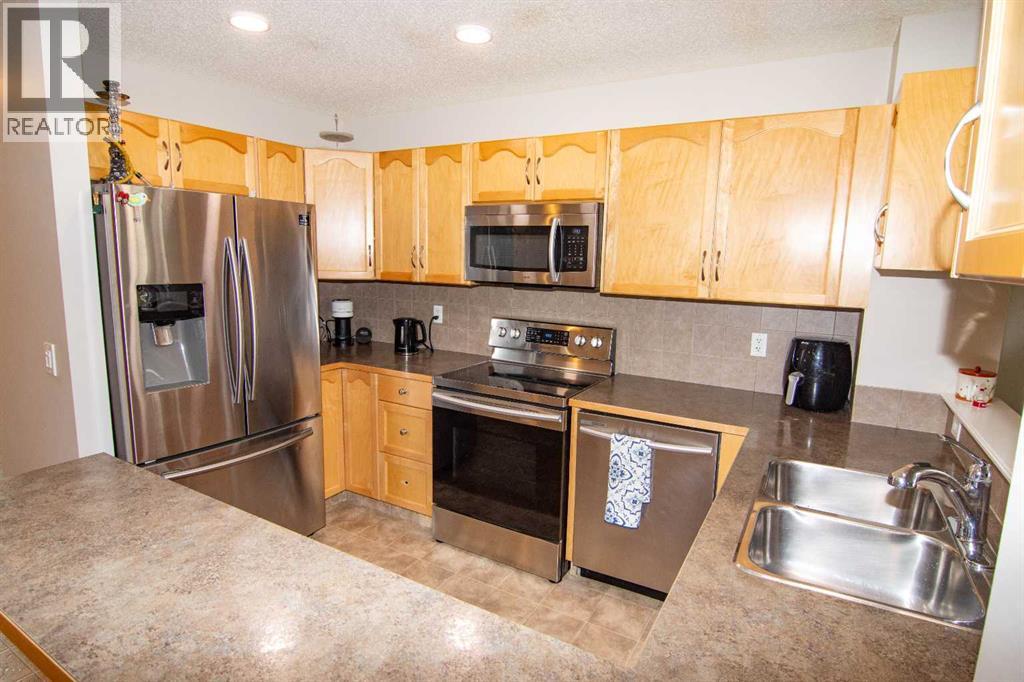 754 Luxstone Gate SW, Airdrie, Alberta  T4B 0H3 - Photo 11 - A2305074