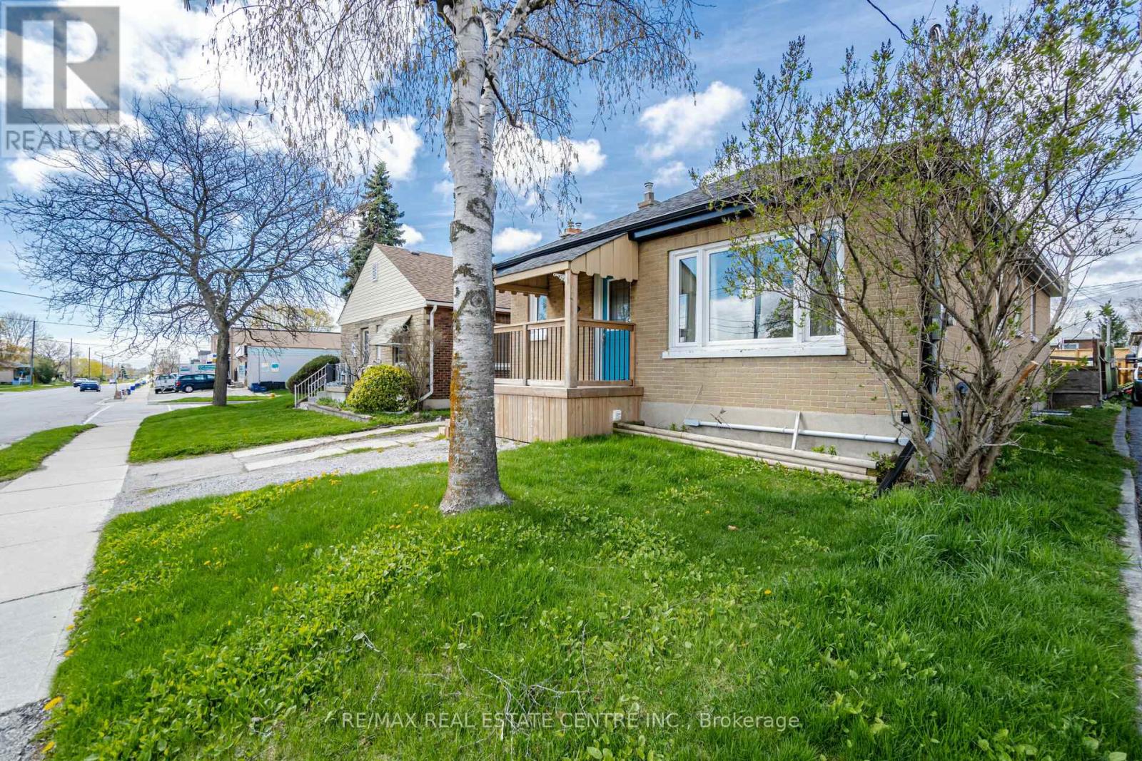 UPPER LEVEL - 102 WILSON ROAD S, Oshawa, Ontario