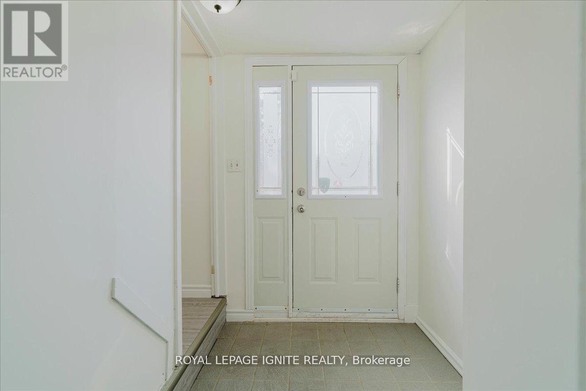 1389 Palmetto Drive, Oshawa, Ontario  L1K 1N1 - Photo 5 - E13045954