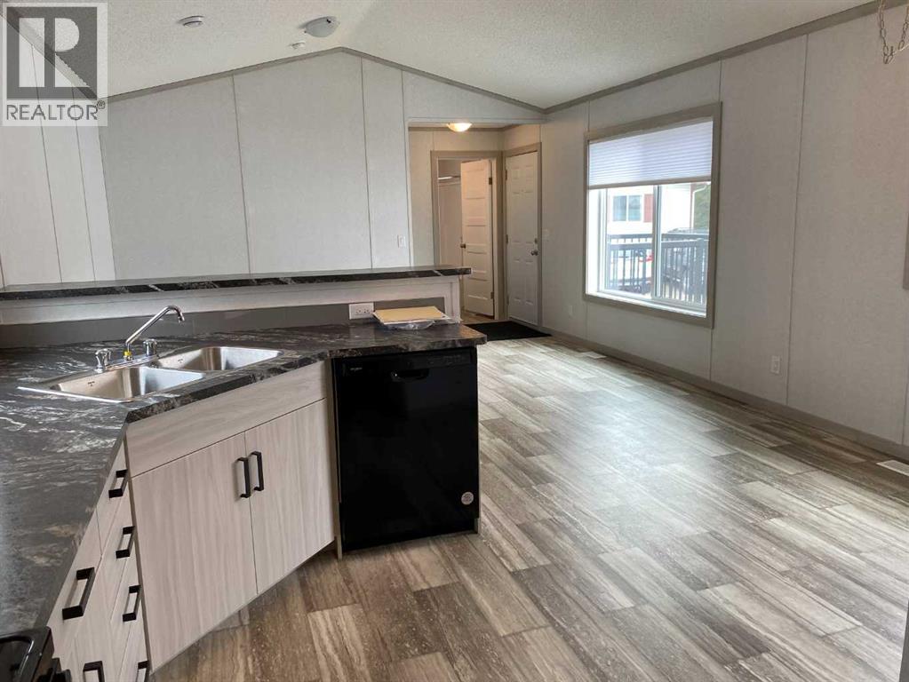 36, 4308 42 Avenue, Rocky Mountain House, Alberta  T4T 1L8 - Photo 4 - A2304604