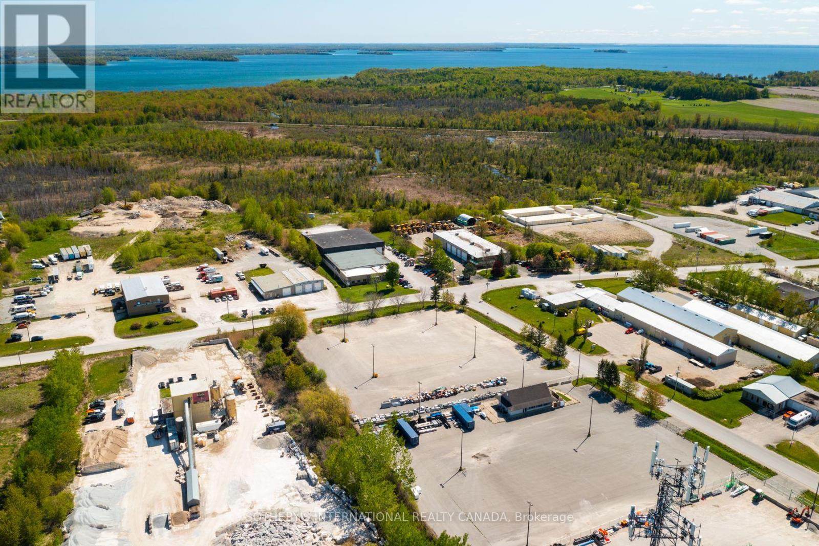 50 Jamieson Drive, Oro-Medonte, Ontario  L3V 0R4 - Photo 2 - S13045964