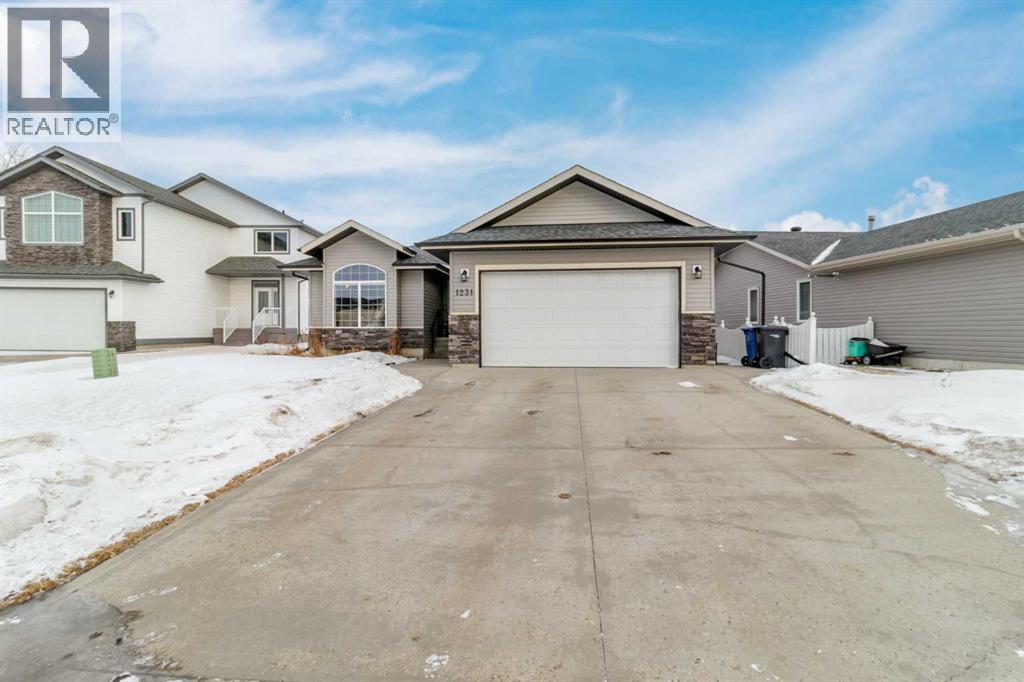 1231 21 Street, Bowden, Alberta  T0M 0K0 - Photo 2 - A2278176