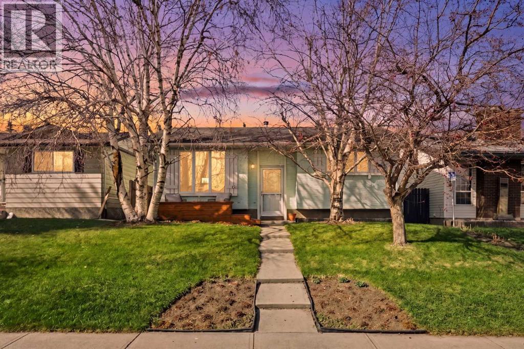 20 Dovely Way SE, Calgary, Alberta  T2B 2K8 - Photo 1 - A2304116