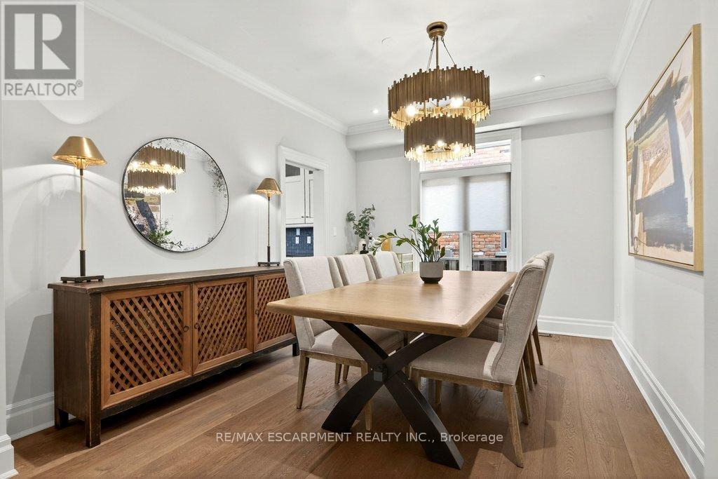 195 Pomona Avenue, Burlington, Ontario  L7N 1S9 - Photo 10 - W12913418