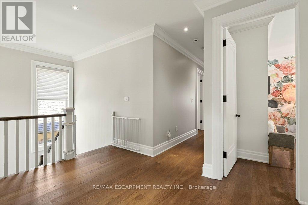 195 Pomona Avenue, Burlington, Ontario  L7N 1S9 - Photo 19 - W12913418