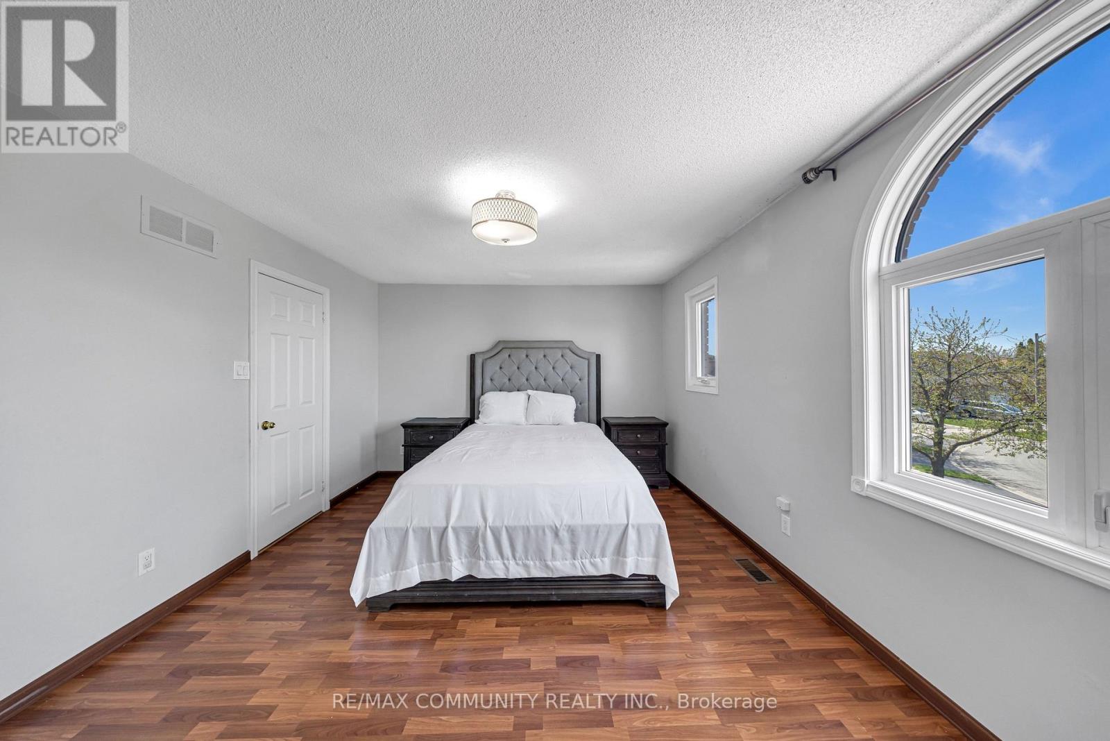 3275 Greenbelt Crescent, Mississauga, Ontario  L5N 5Y1 - Photo 13 - W13045962