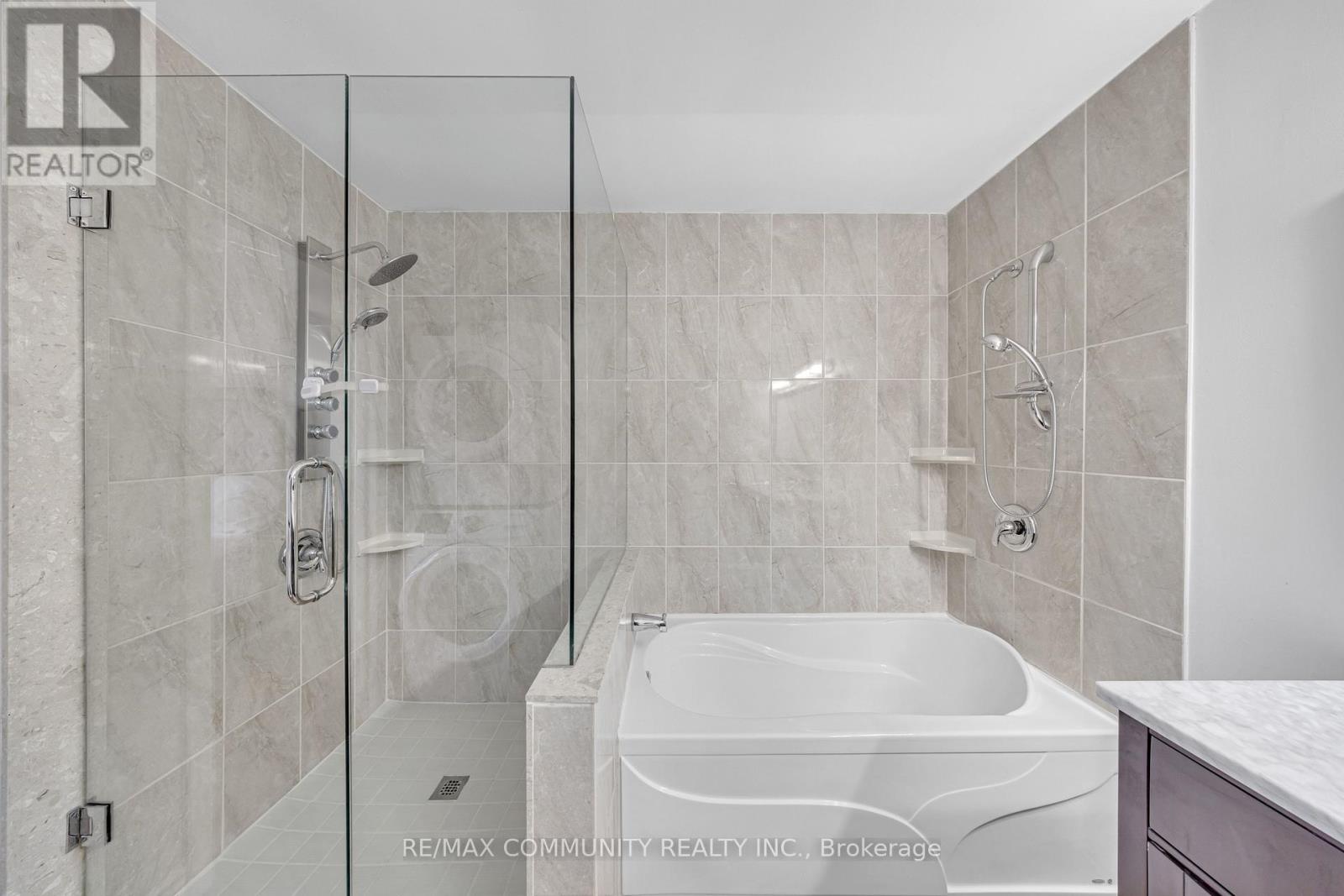 3275 Greenbelt Crescent, Mississauga, Ontario  L5N 5Y1 - Photo 15 - W13045962