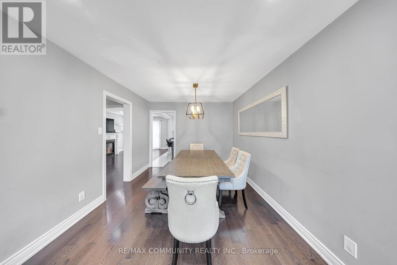 3275 Greenbelt Crescent, Mississauga, Ontario  L5N 5Y1 - Photo 4 - W13045962