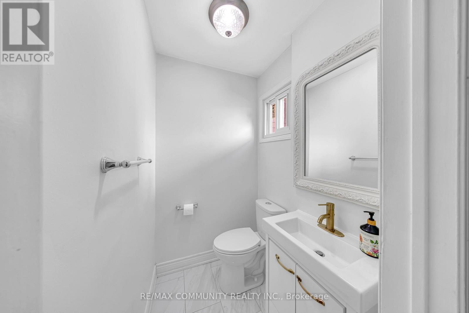 3275 Greenbelt Crescent, Mississauga, Ontario  L5N 5Y1 - Photo 9 - W13045962