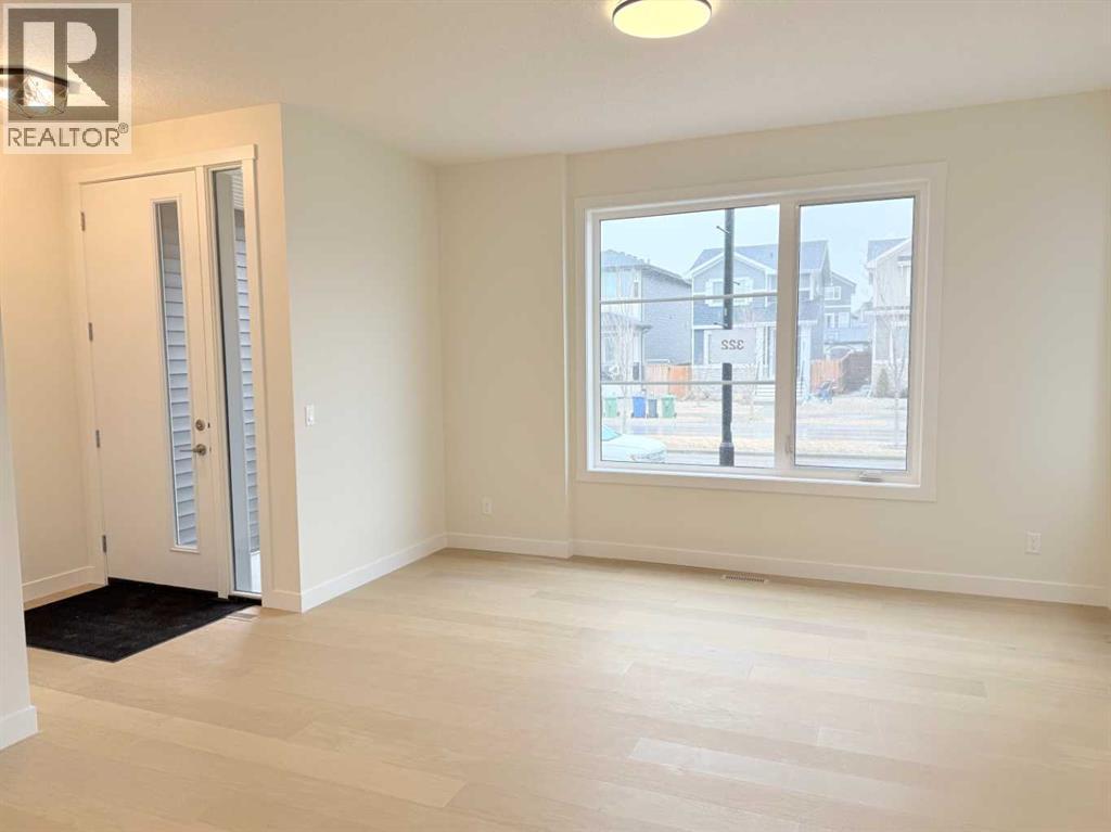 322 Sundown Road, Cochrane, Alberta  T4C 3H2 - Photo 5 - A2193822