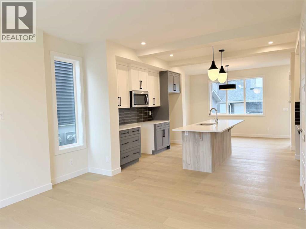 322 Sundown Road, Cochrane, Alberta  T4C 3H2 - Photo 7 - A2193822