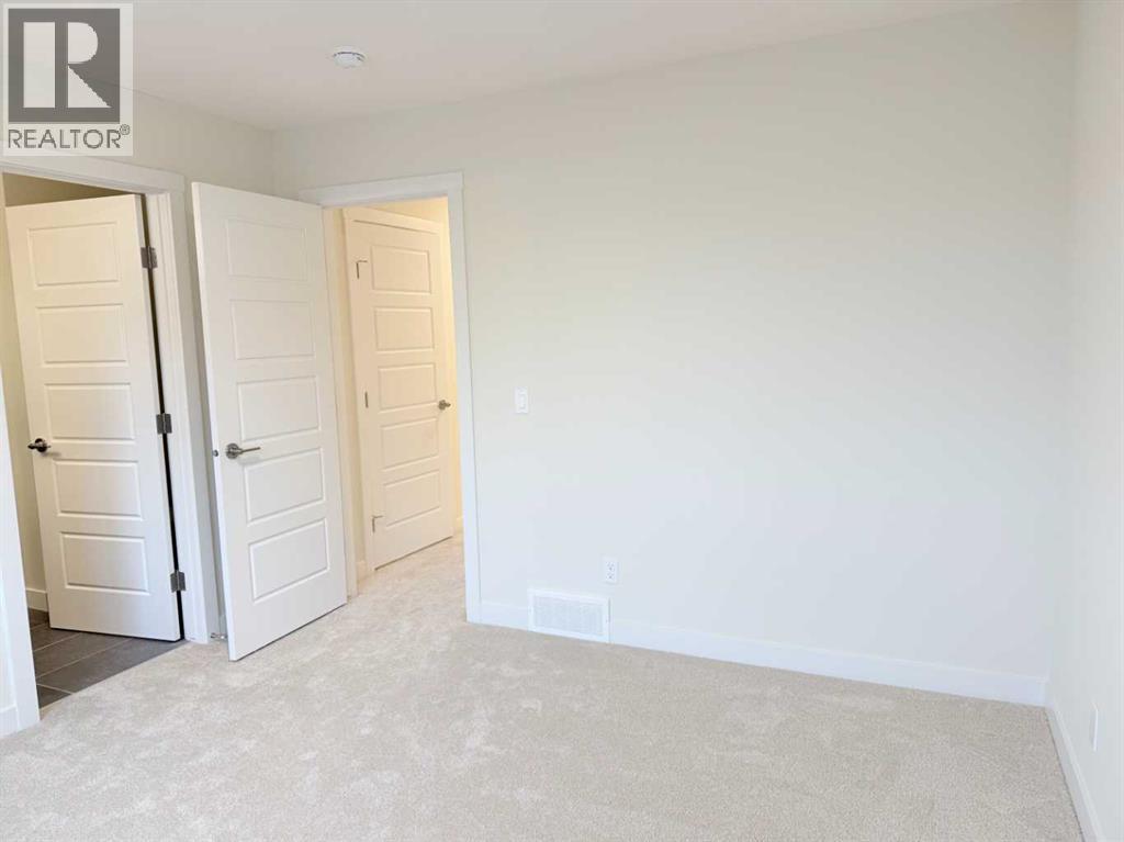 322 Sundown Road, Cochrane, Alberta  T4C 3H2 - Photo 38 - A2193822