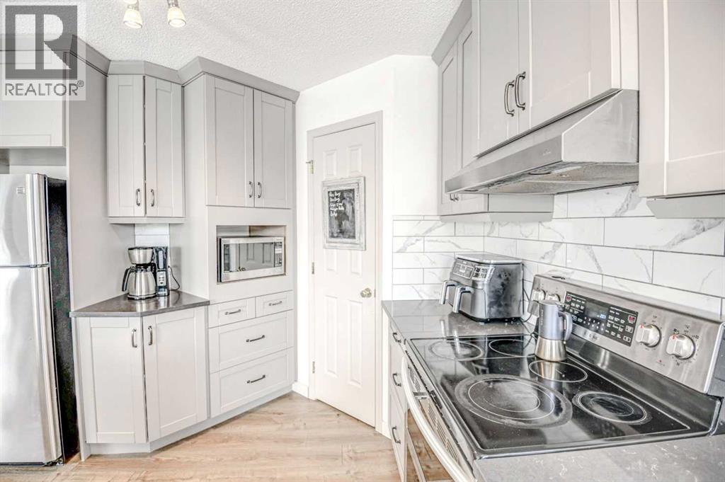 207 Crystalridge Place, Okotoks, Alberta  T1S 1T9 - Photo 11 - A2298825