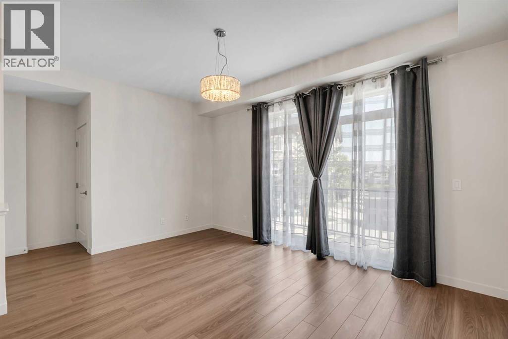 958 Sherwood Boulevard NW, Calgary, Alberta  T3R 0V3 - Photo 5 - A2301404