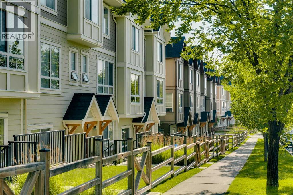 958 Sherwood Boulevard NW, Calgary, Alberta  T3R 0V3 - Photo 2 - A2301404