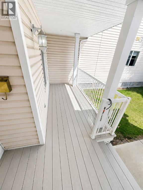 218 Centre Avenue W, Airdrie, Alberta  T4B 2M6 - Photo 3 - A2305162