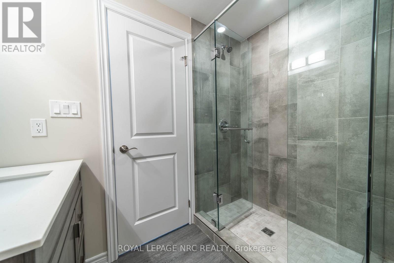 1 Sparkle Drive, Thorold, Ontario  L0S 1A0 - Photo 25 - X13040322