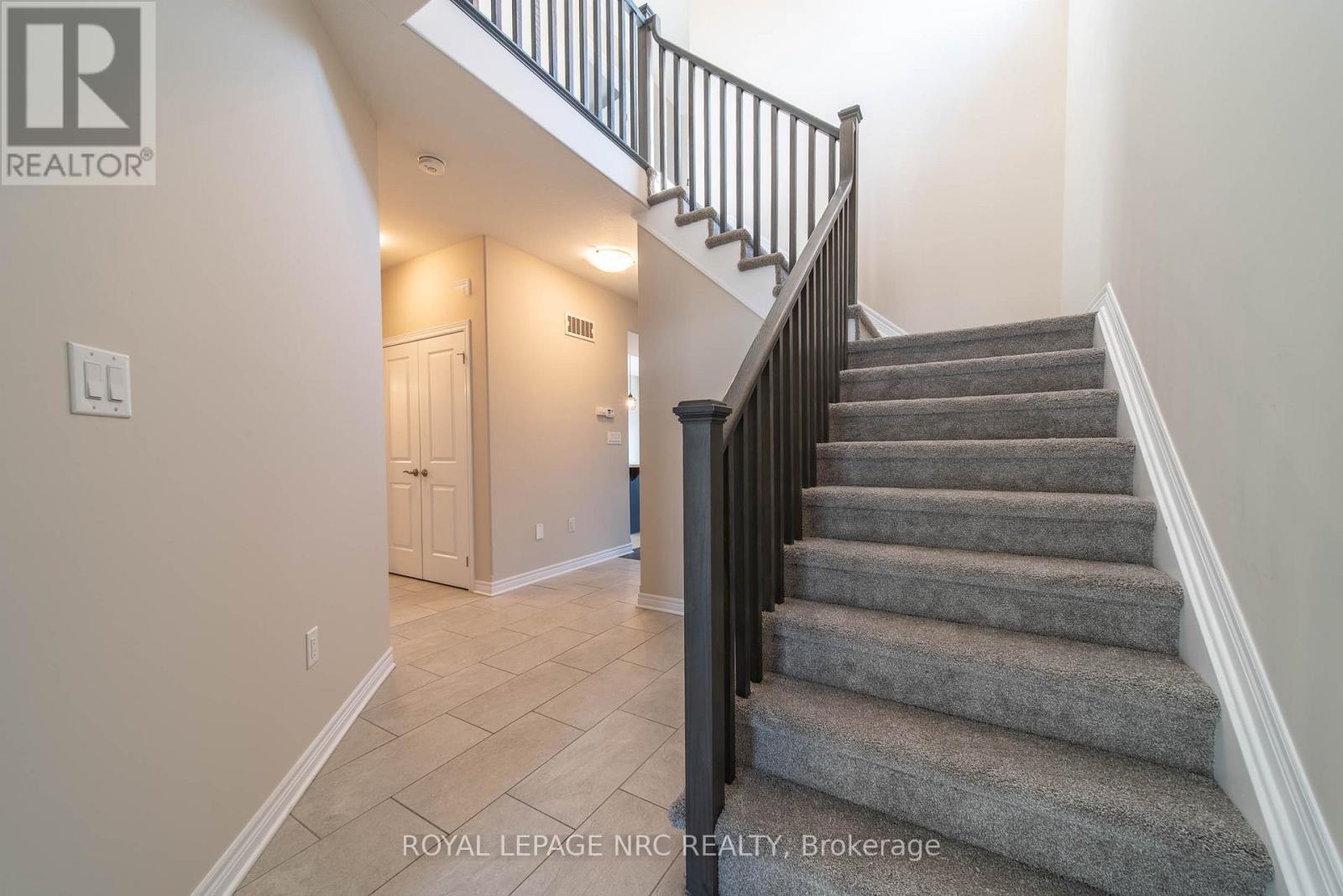 1 Sparkle Drive, Thorold, Ontario  L0S 1A0 - Photo 2 - X13040322