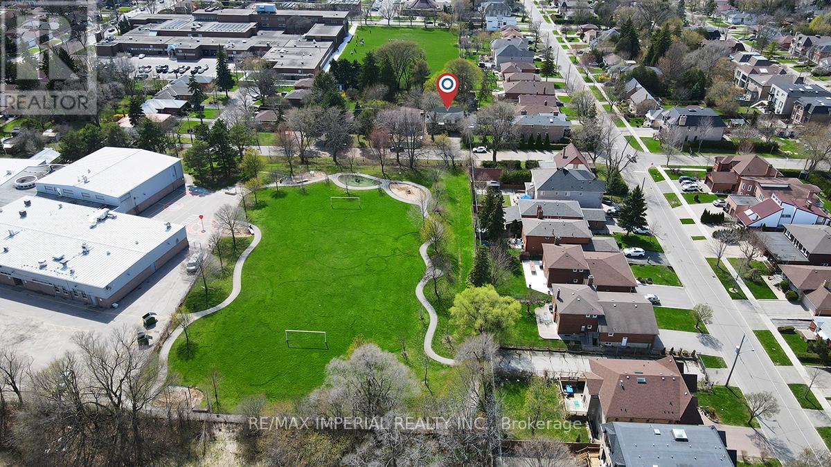 8 FARGO AVENUE, Toronto, Ontario