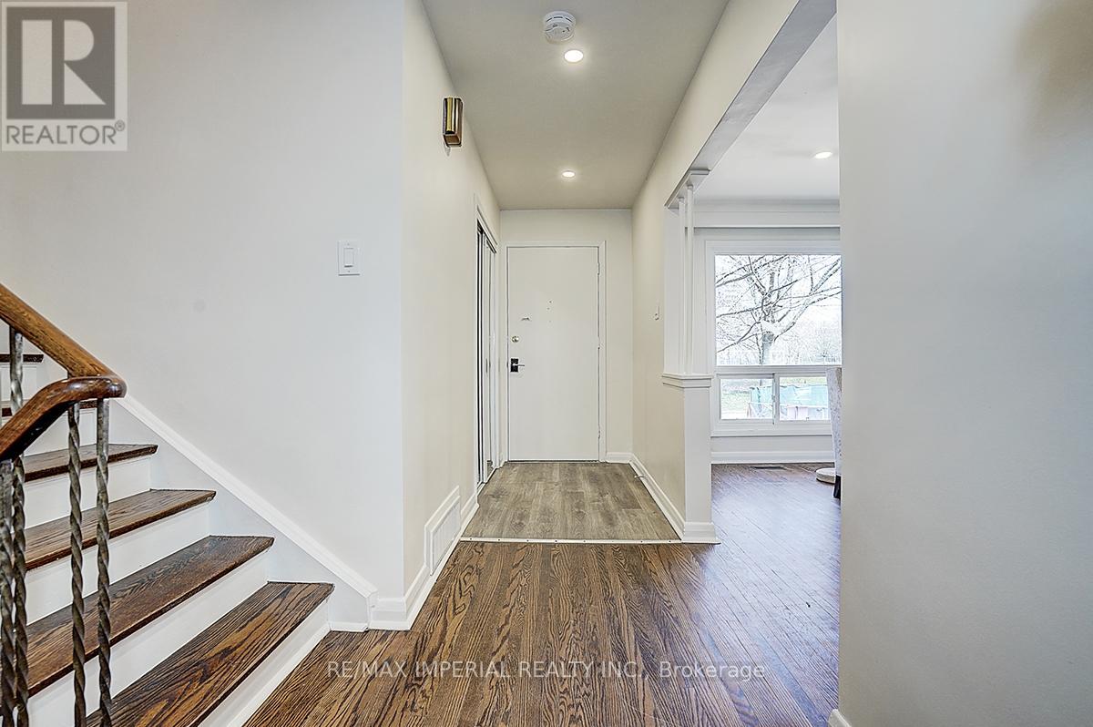 8 Fargo Avenue, Toronto, Ontario  M2M 1T9 - Photo 20 - C13045516