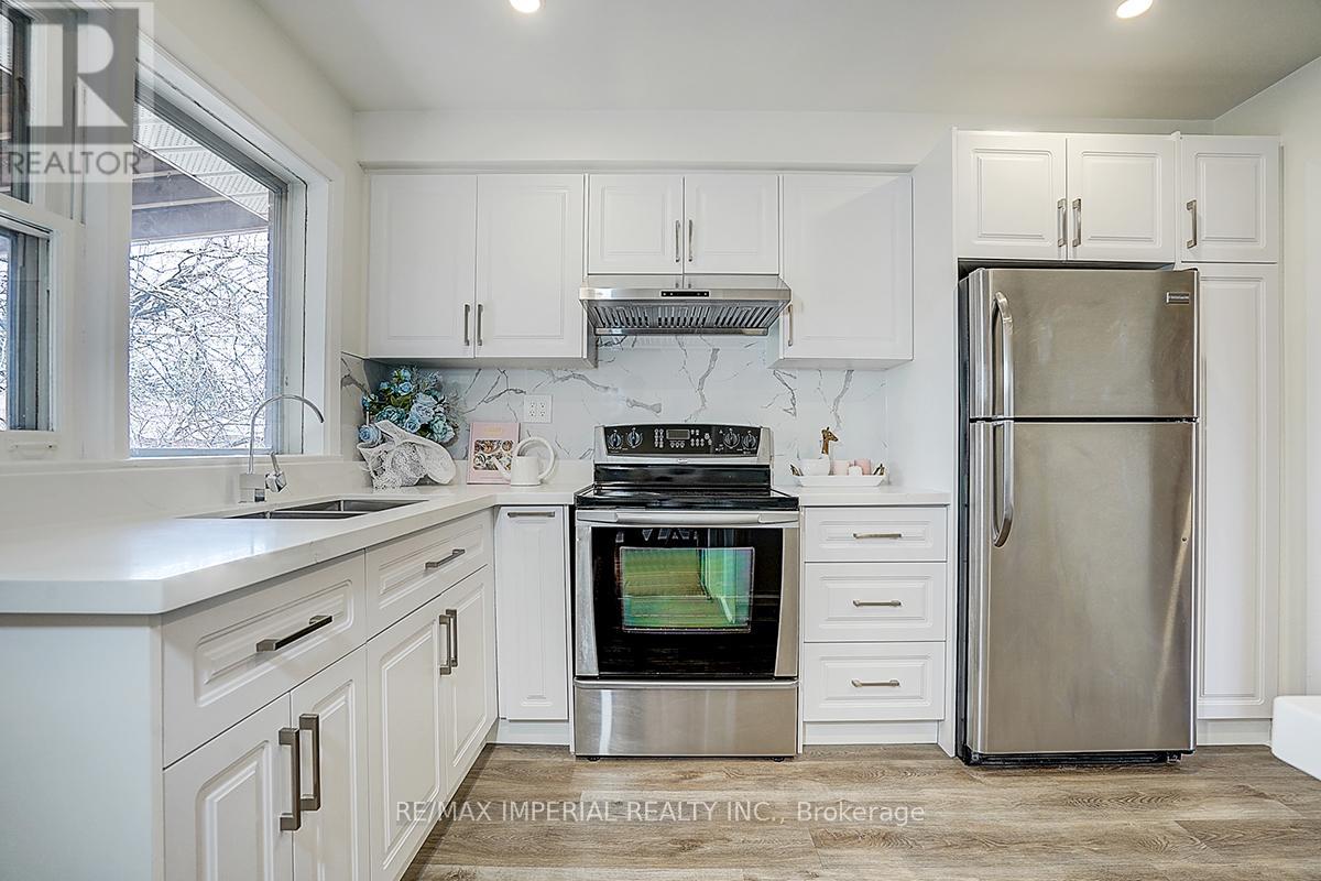 8 Fargo Avenue, Toronto, Ontario  M2M 1T9 - Photo 16 - C13045516