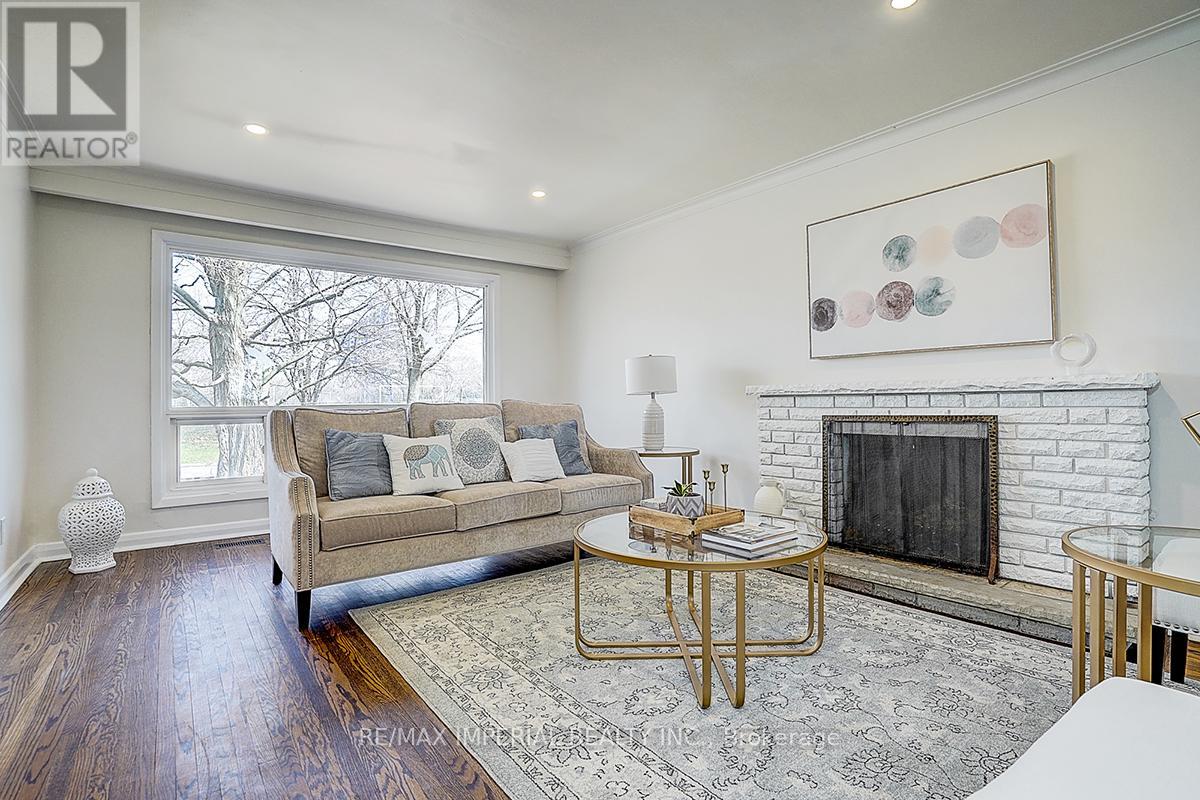 8 Fargo Avenue, Toronto, Ontario  M2M 1T9 - Photo 13 - C13045516