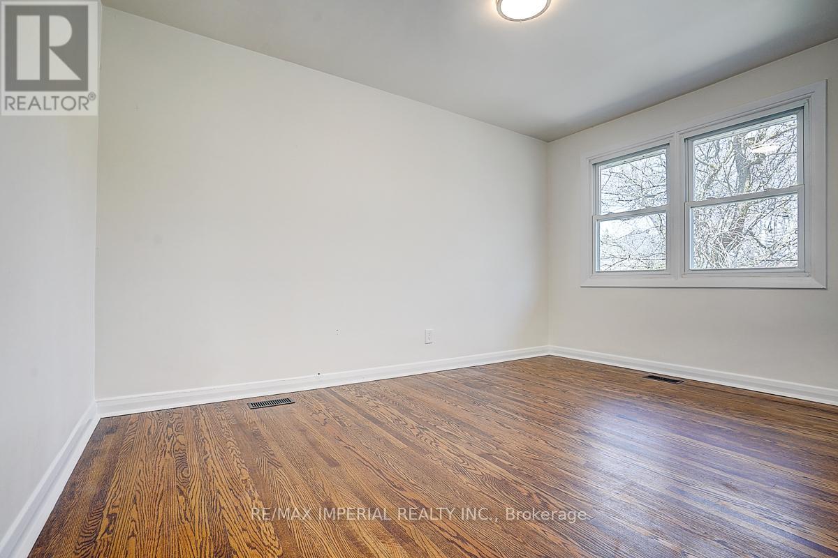 8 Fargo Avenue, Toronto, Ontario  M2M 1T9 - Photo 28 - C13045516