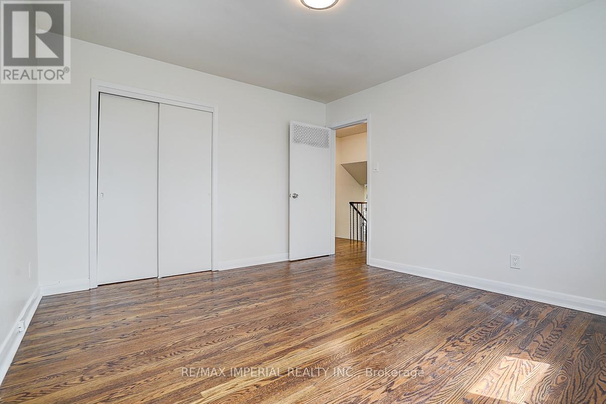 8 Fargo Avenue, Toronto, Ontario  M2M 1T9 - Photo 25 - C13045516