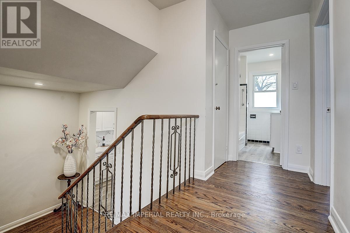 8 Fargo Avenue, Toronto, Ontario  M2M 1T9 - Photo 22 - C13045516