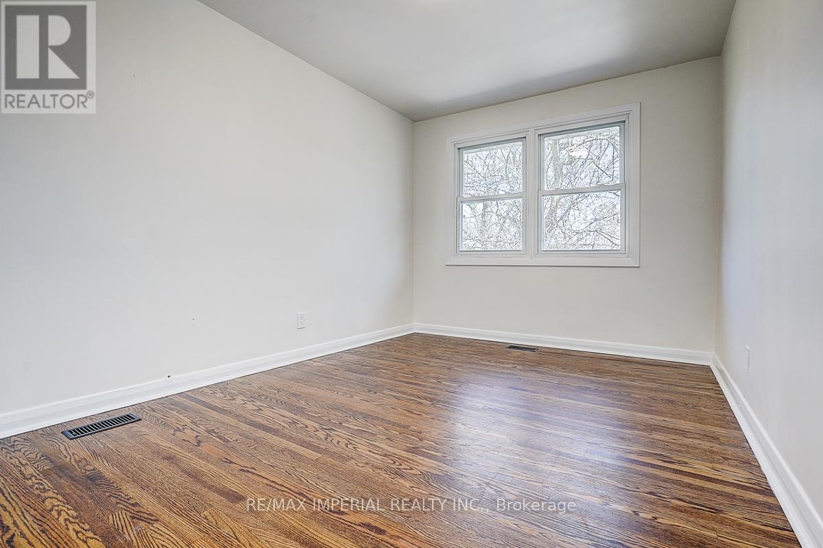 8 Fargo Avenue, Toronto, Ontario  M2M 1T9 - Photo 31 - C13045516